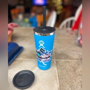 Hydroflask 22oz tumbler with 2 lids!